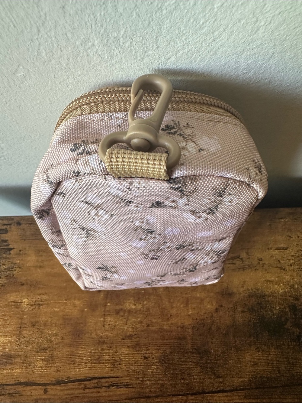 Lucky Brand Tan Floral Mini Backpack Pouch w/ 2 Pockets Bag Charm Keychain NWOT - Picture 4 of 6